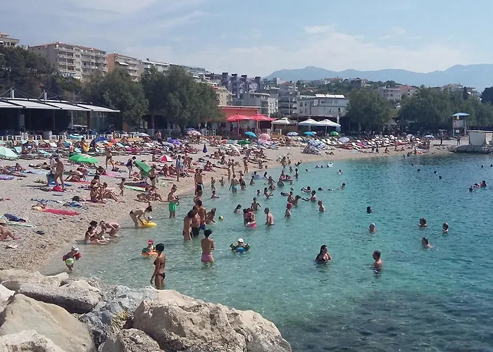 Lapis Apartment Split